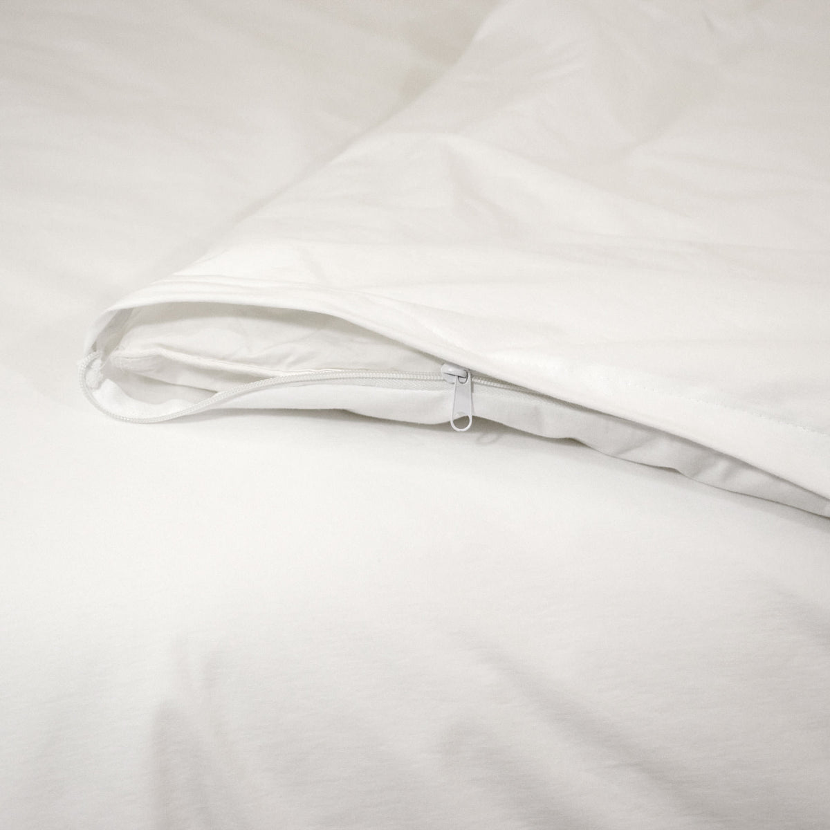 Mattress Protectors-Premium Breathable Zippered Duvet Cover - Waterproof